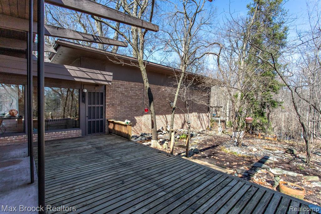 30875 Franklin Road Property Photo 5