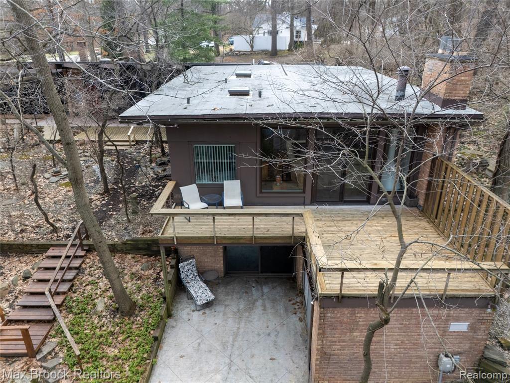30875 Franklin Road Property Photo 6