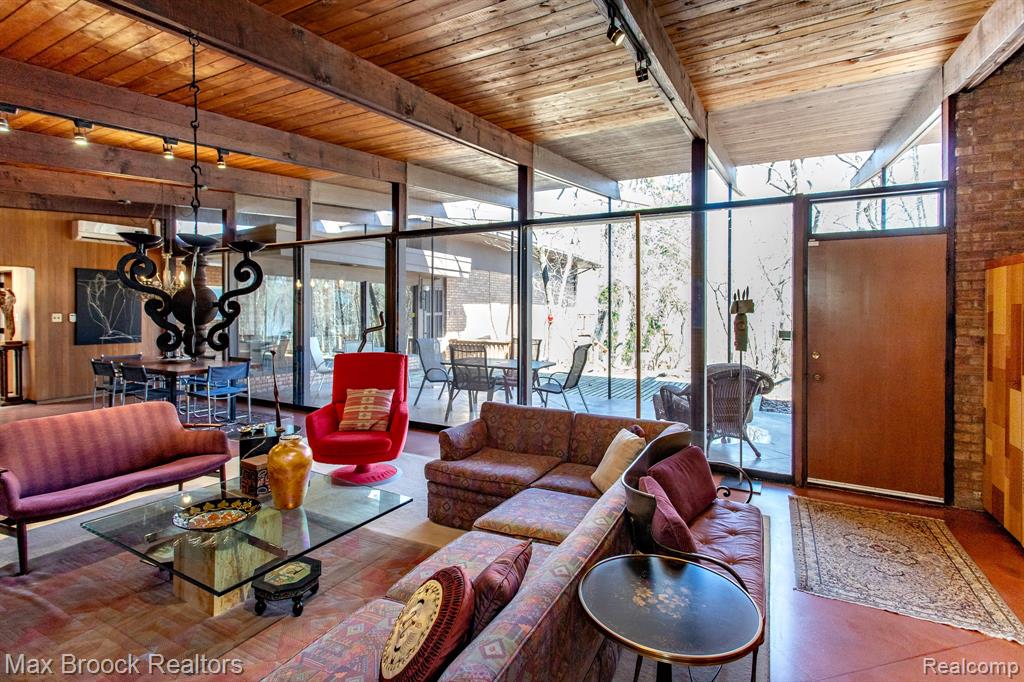 30875 Franklin Road Property Photo 11