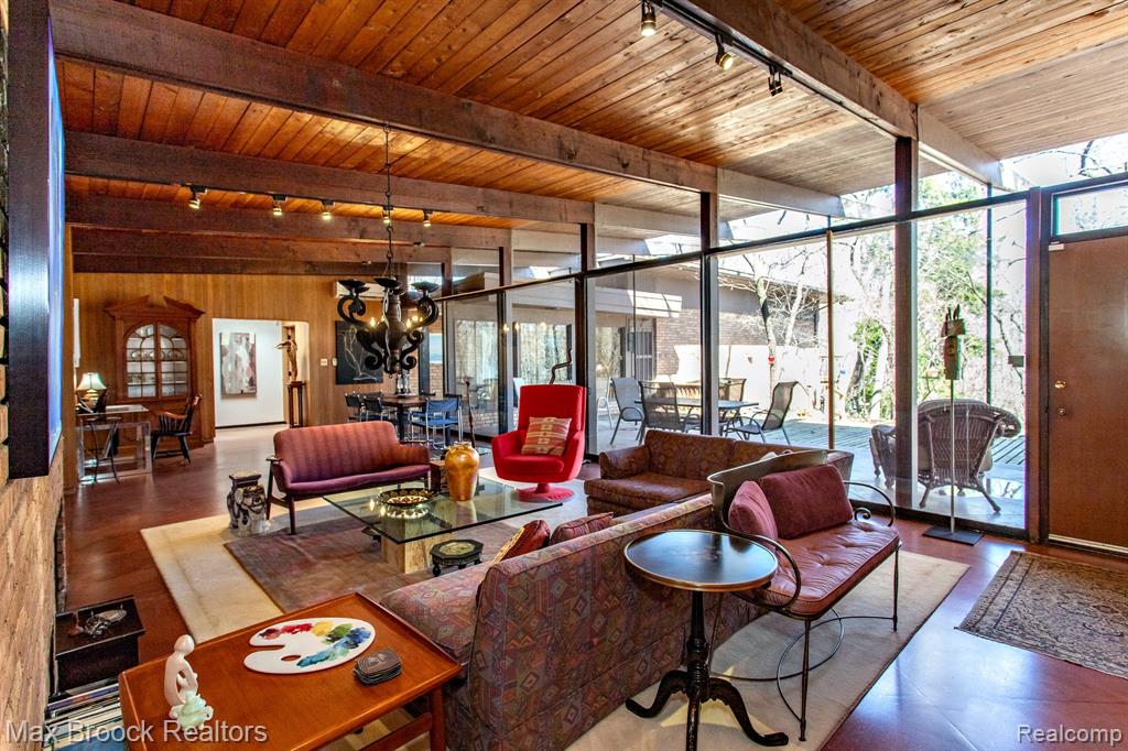 30875 Franklin Road Property Photo 12