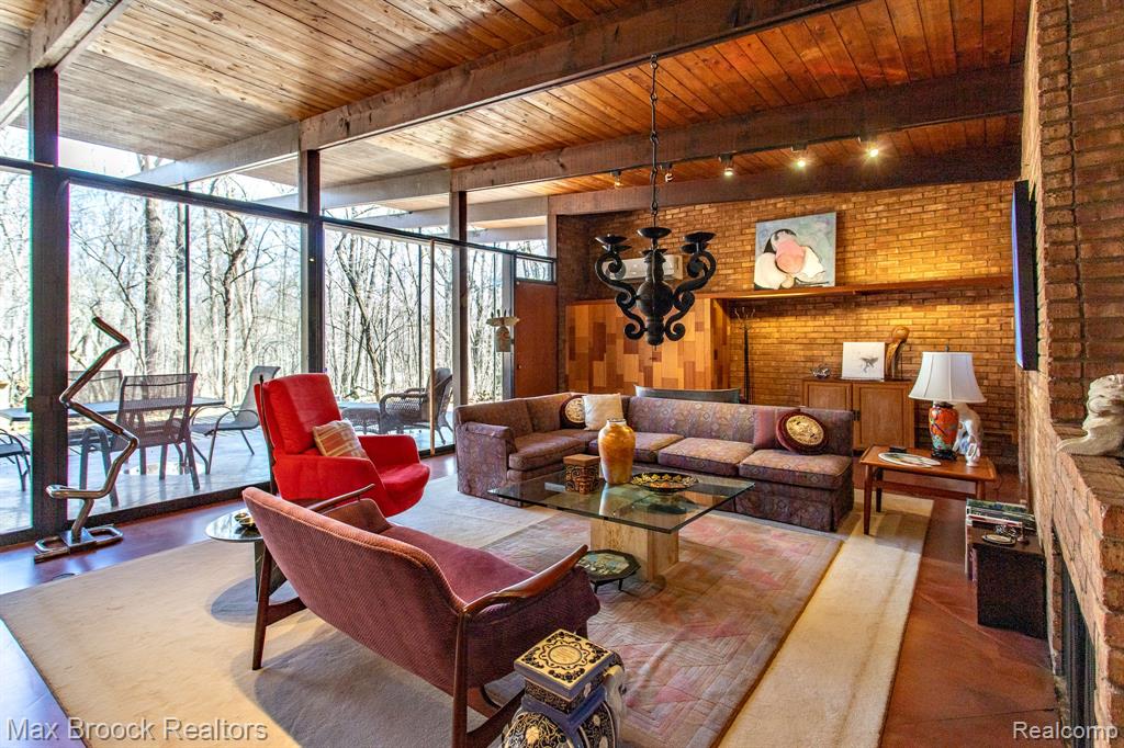 30875 Franklin Road Property Photo 13