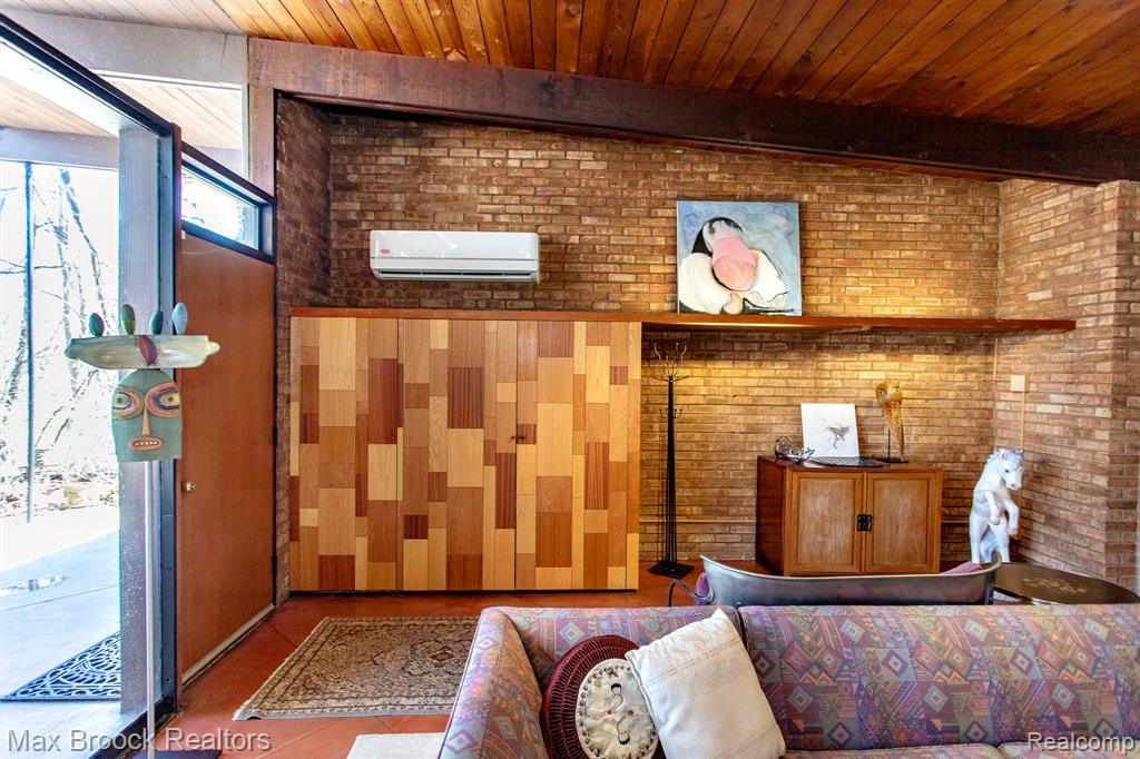 30875 Franklin Road Property Photo 14