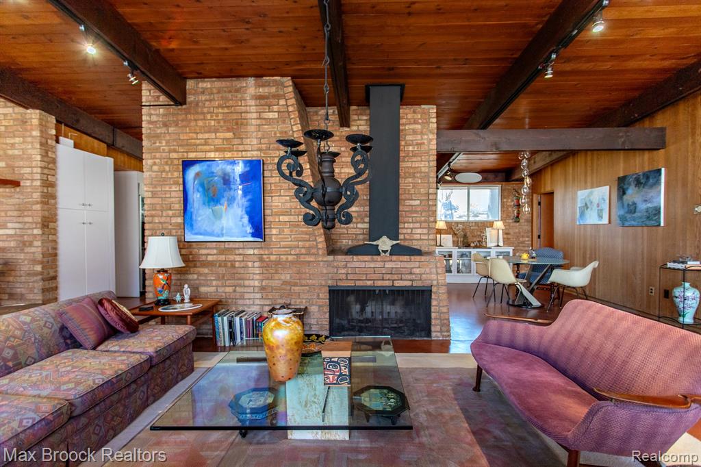 30875 Franklin Road Property Photo 15