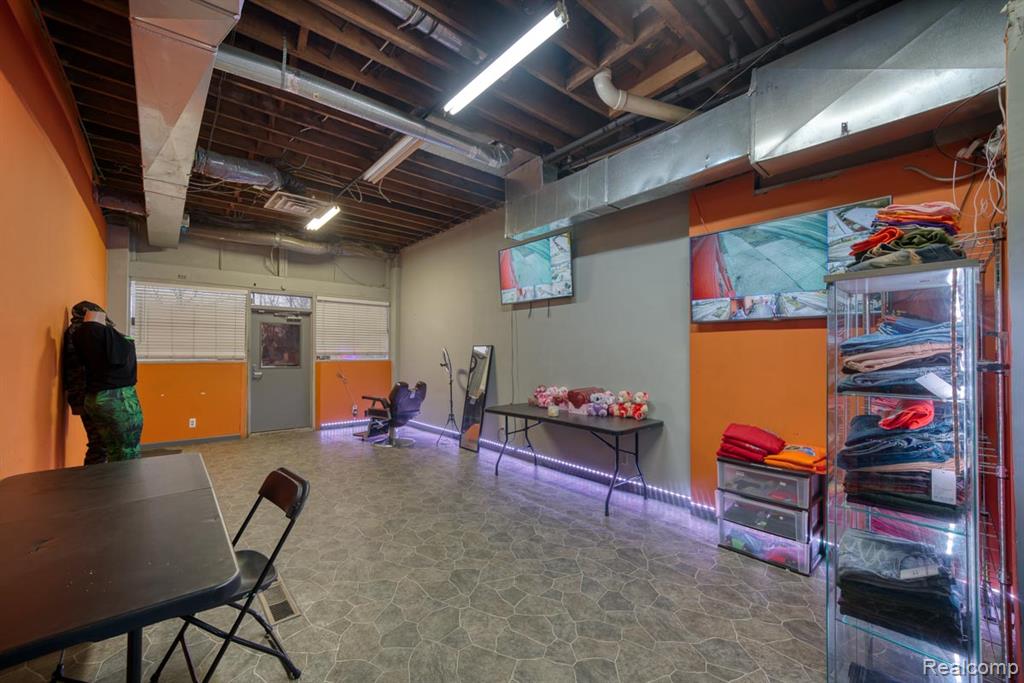 10325 Cadieux Road Property Photo 9
