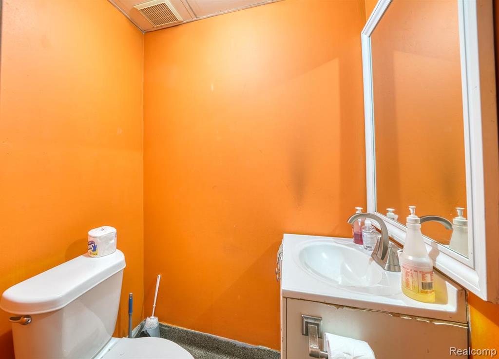 10325 Cadieux Road Property Photo 10