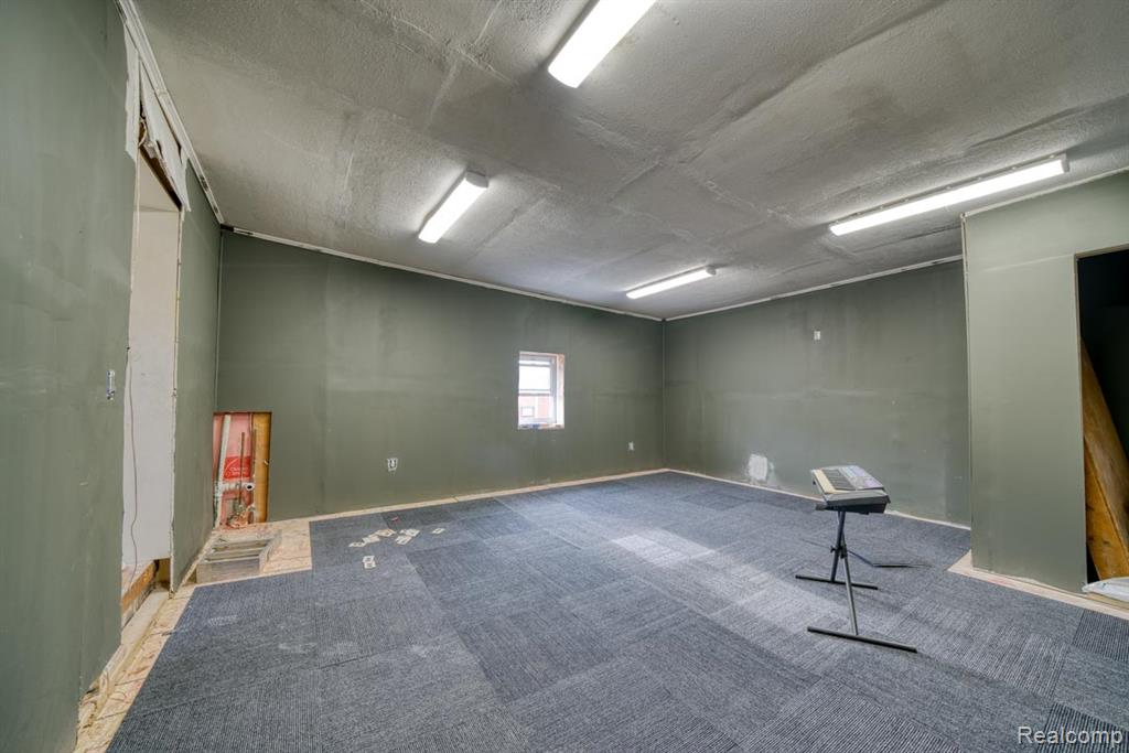 10325 Cadieux Road Property Photo 21