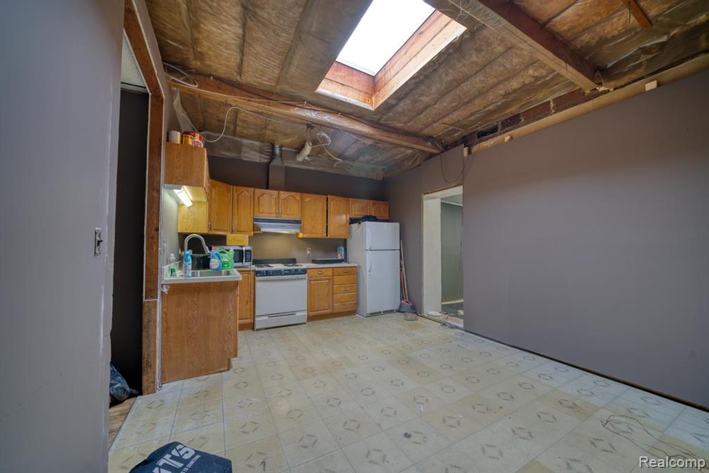 10325 Cadieux Road Property Photo 24