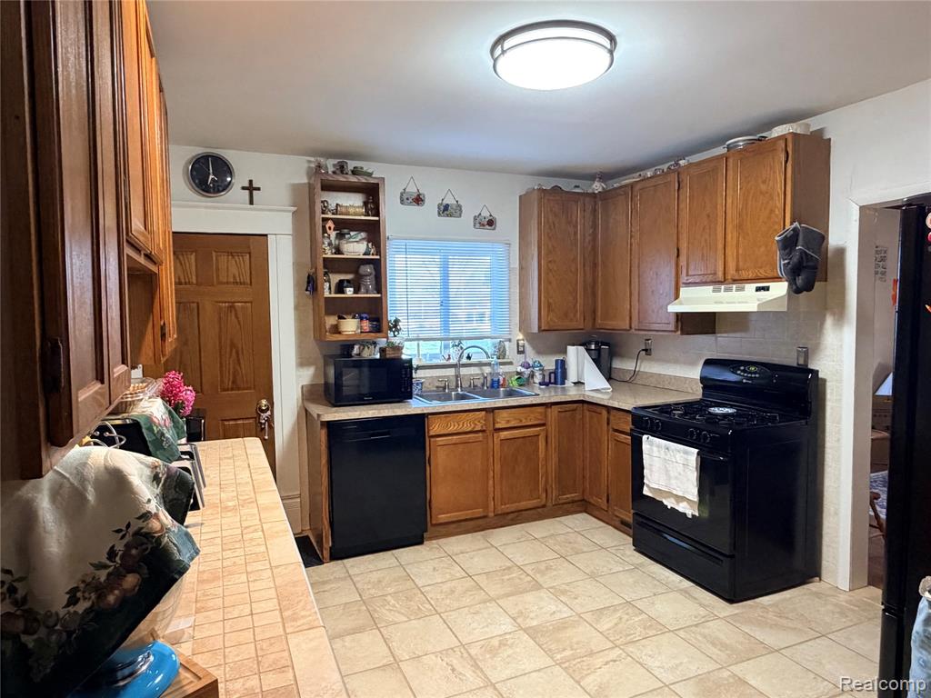 6038 Byron Road Property Photo 10