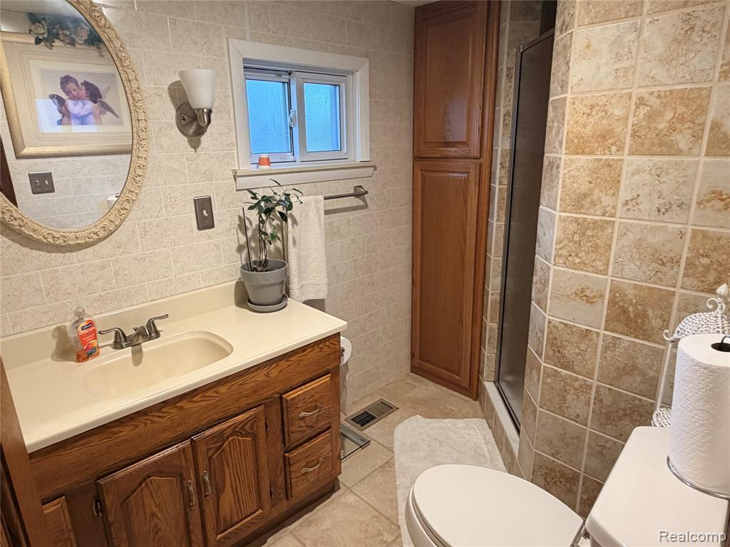 6038 Byron Road Property Photo 14