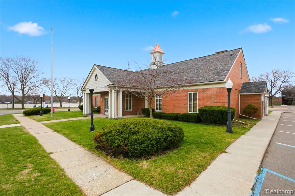 301 Summer Street Property Photo 10
