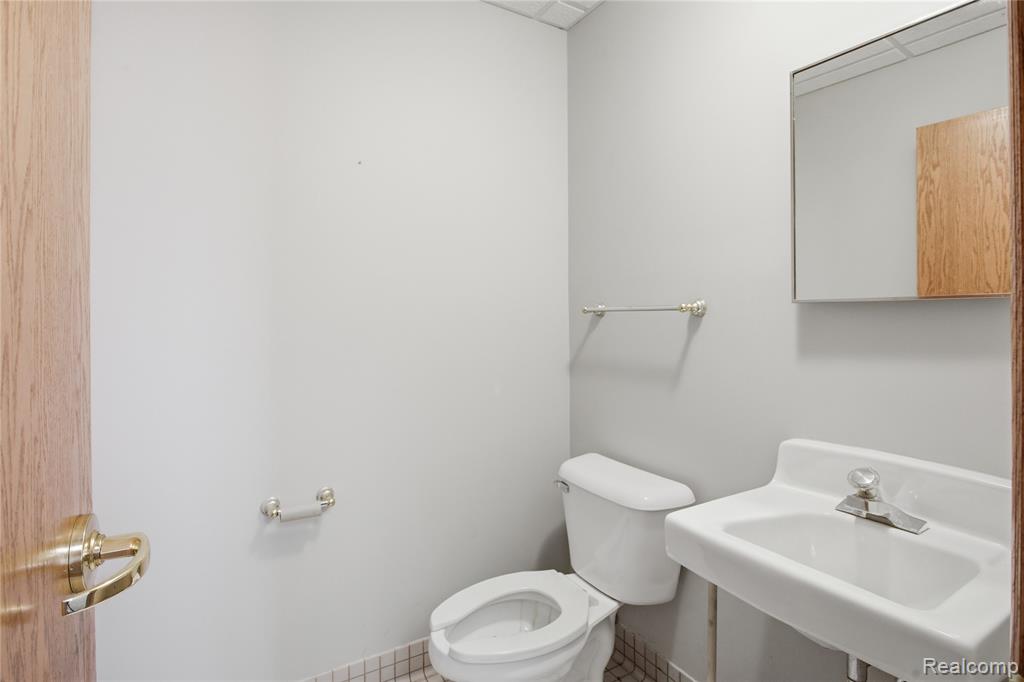 301 Summer Street Property Photo 19