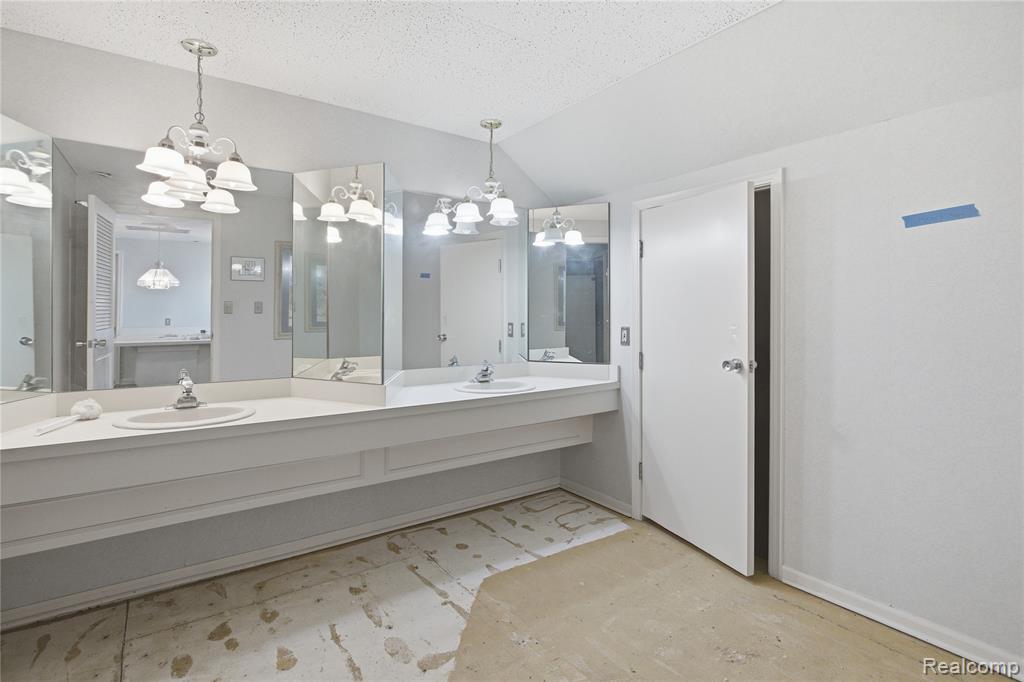 301 Summer Street Property Photo 37