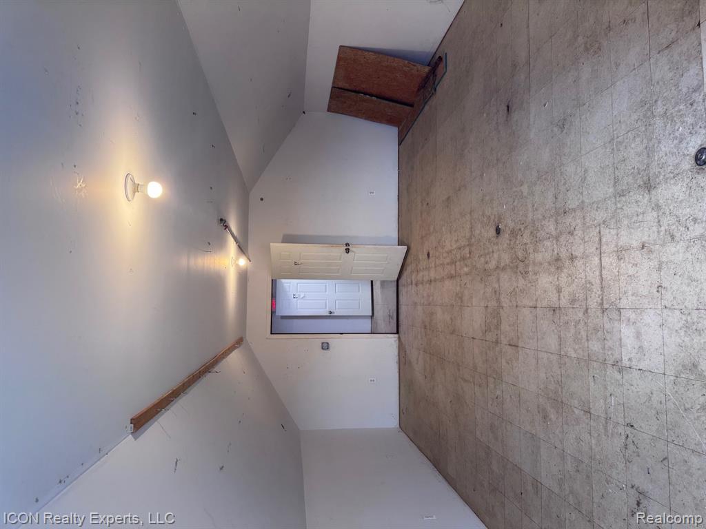 29323 Gratiot Avenue Property Photo 14