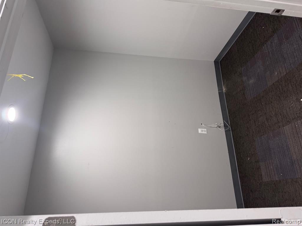 29323 Gratiot Avenue Property Photo 16