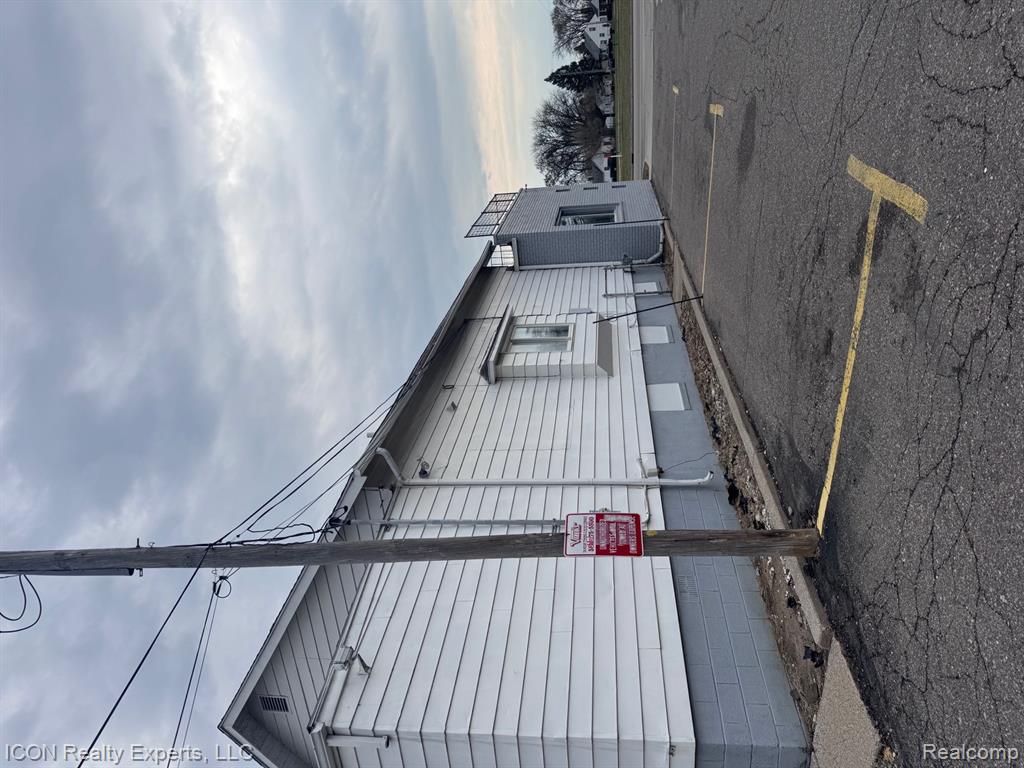 29323 Gratiot Avenue Property Photo 18