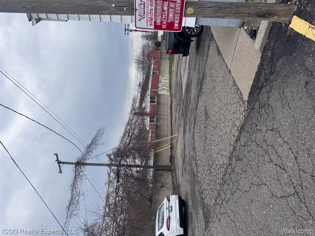 29323 Gratiot Avenue Property Photo 19