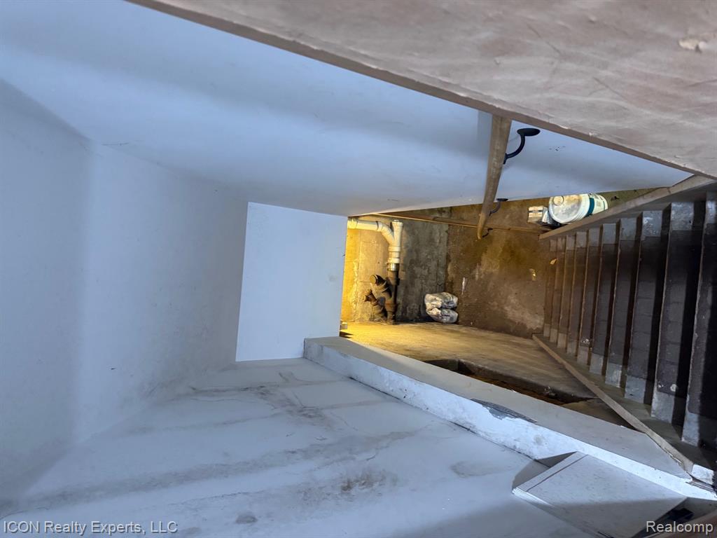 29323 Gratiot Avenue Property Photo 26