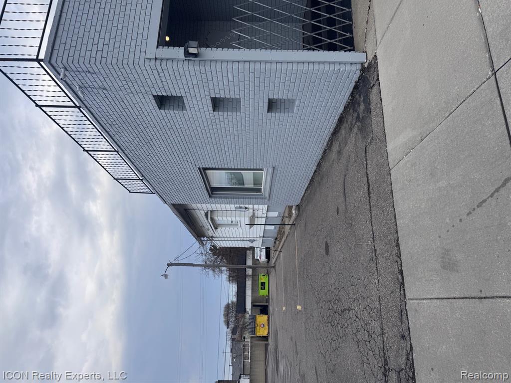 29323 Gratiot Avenue Property Photo 28