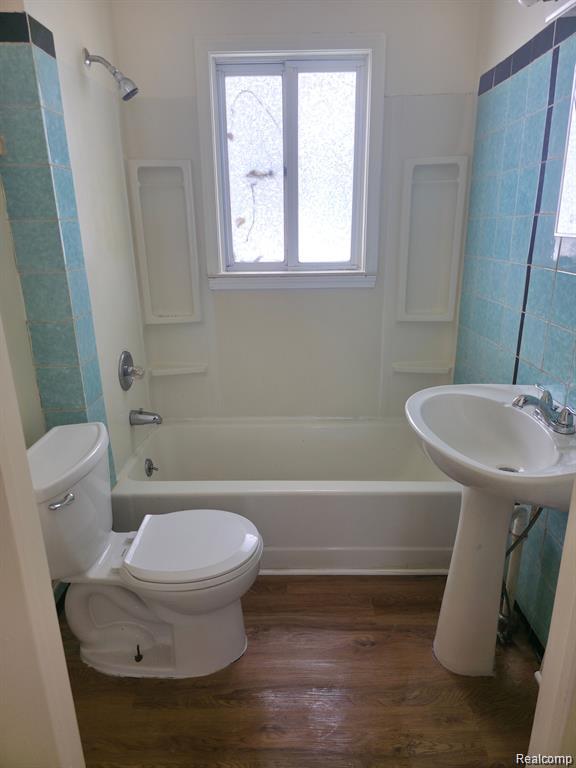 843 Ossington Avenue Property Photo 7