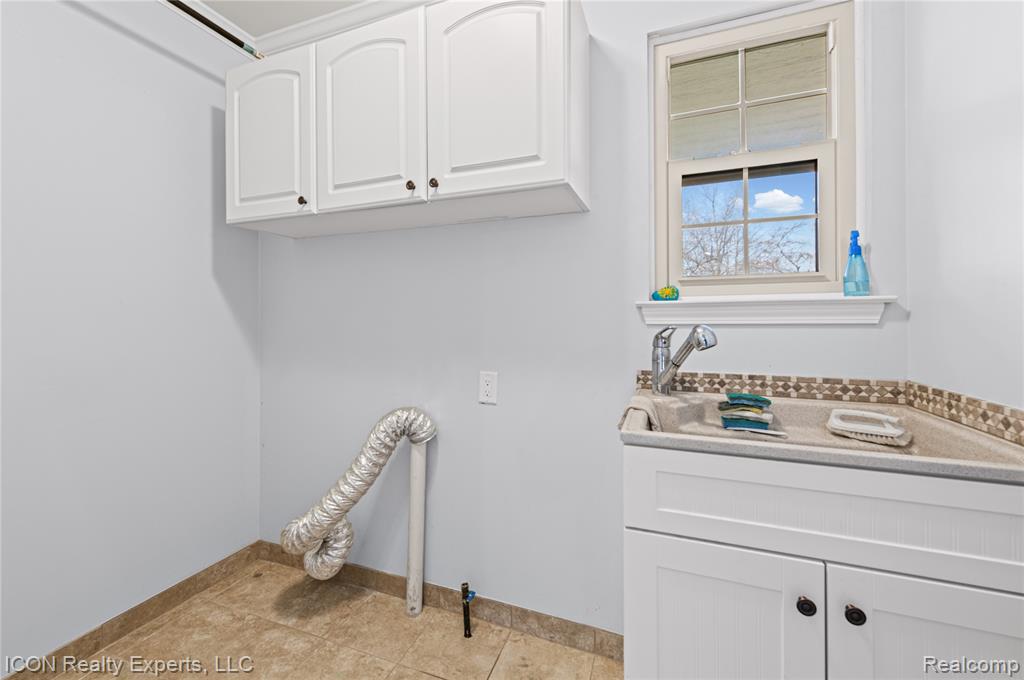 3754 Knightbridge Circle Property Photo 4