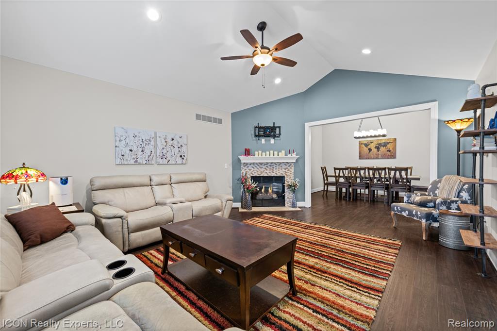 3754 Knightbridge Circle Property Photo 12