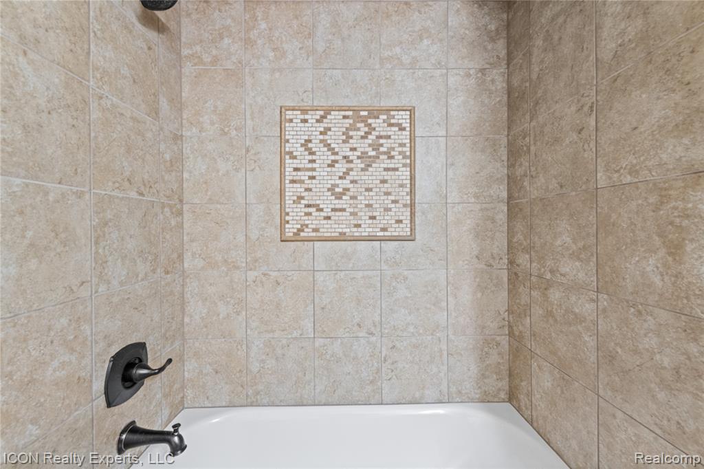 3754 Knightbridge Circle Property Photo 16