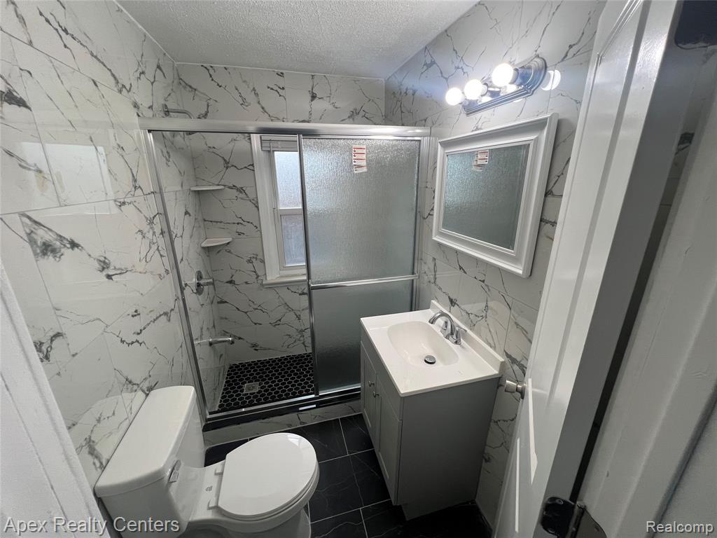 20411 Washburn Street Property Photo 10