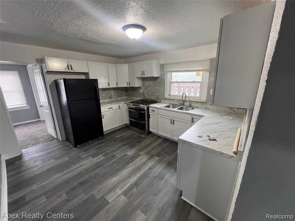 20411 Washburn Street Property Photo 12