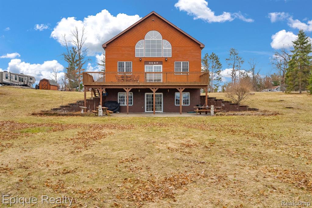 3247 Comanche Trail Property Photo 2