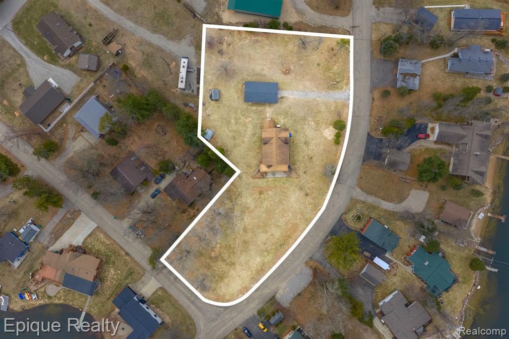 3247 Comanche Trail Property Photo 3