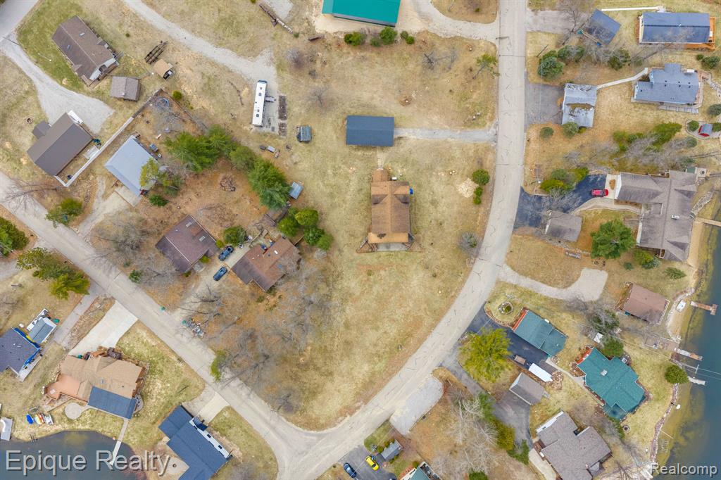 3247 Comanche Trail Property Photo 4