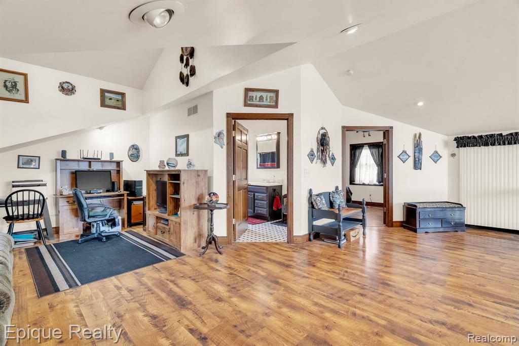 3247 Comanche Trail Property Photo 37
