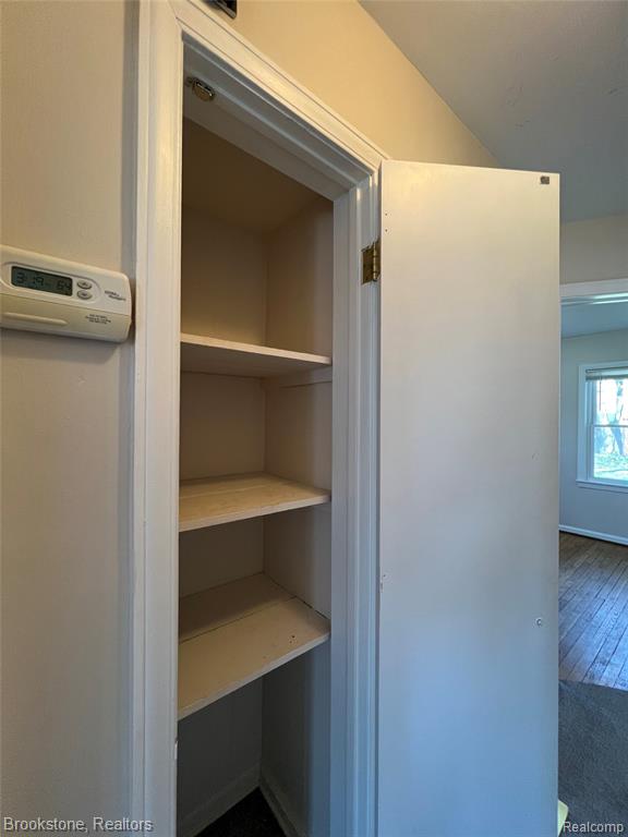 23280 Forest Street Property Photo 11