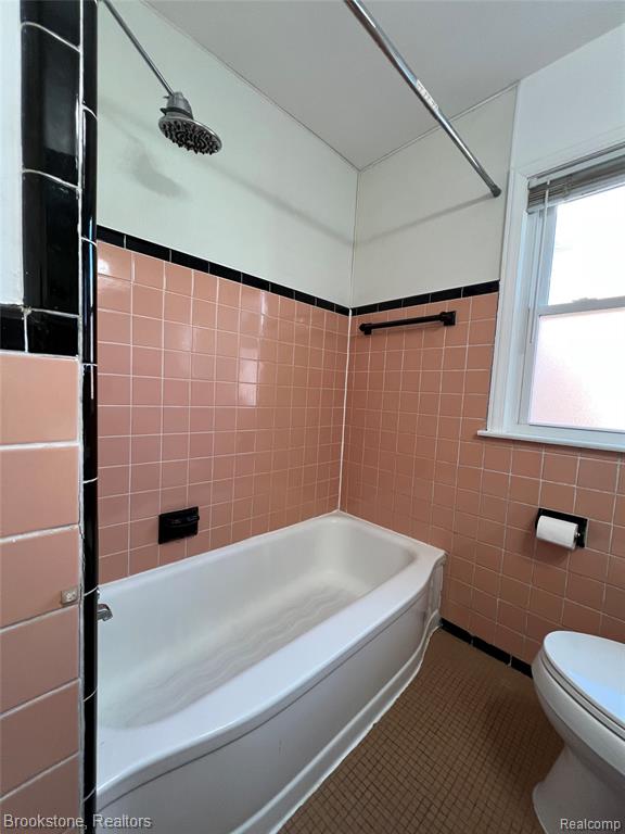 23280 Forest Street Property Photo 13