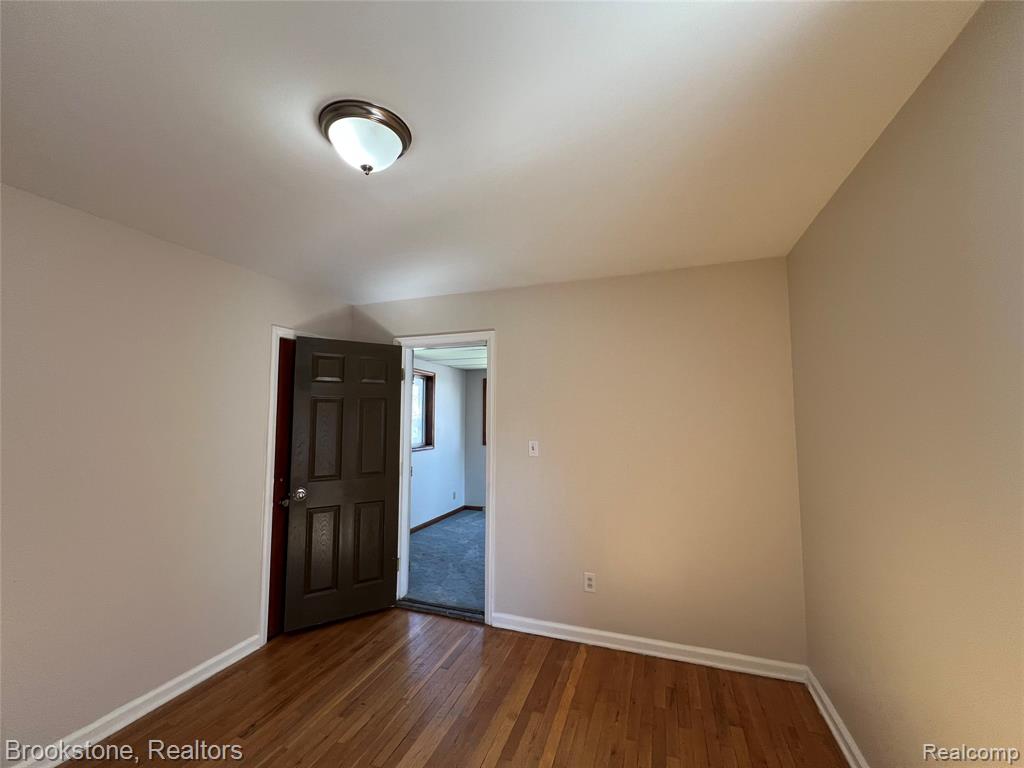 23280 Forest Street Property Photo 16