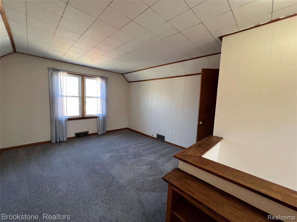 23280 Forest Street Property Photo 19