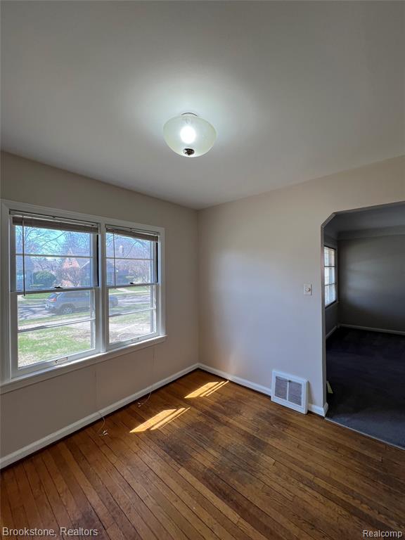 23280 Forest Street Property Photo 22