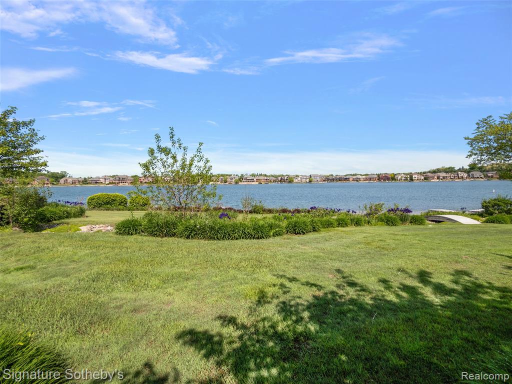 10611 Lighthouse Point Property Photo 4