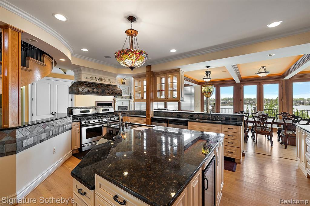 10611 Lighthouse Point Property Photo 11