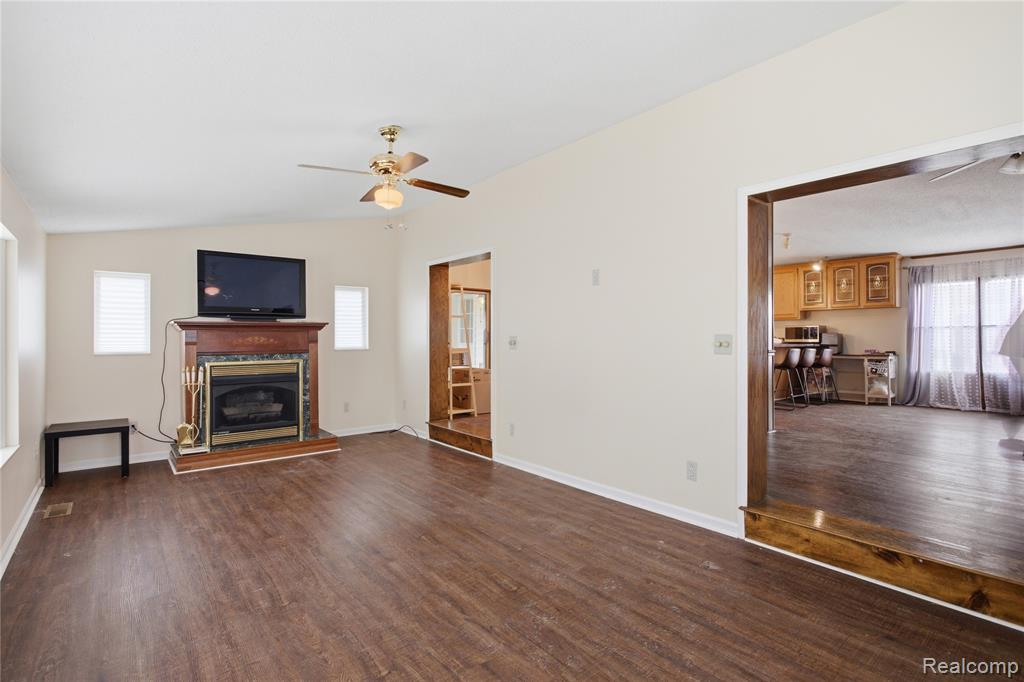 25716 Jackson St Property Photo 16