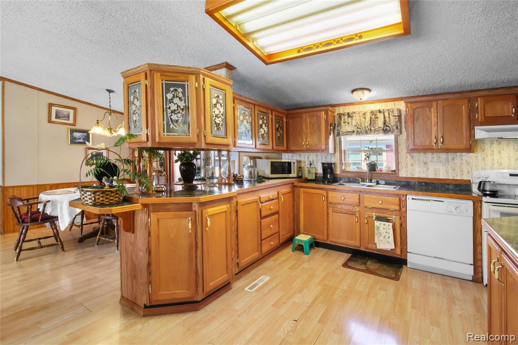 13617 Orchard View Street Property Photo 8