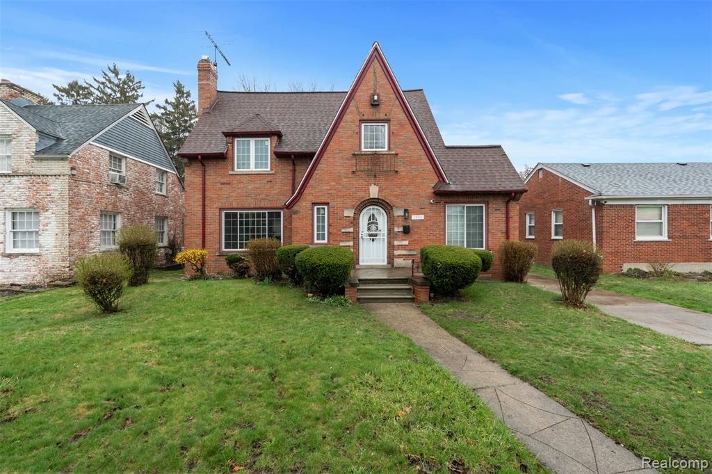 13910 Grandmont Avenue Property Photo 1