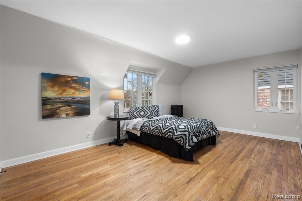 13910 Grandmont Avenue Property Photo 12