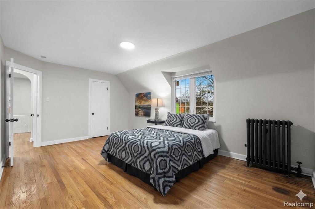 13910 Grandmont Avenue Property Photo 13