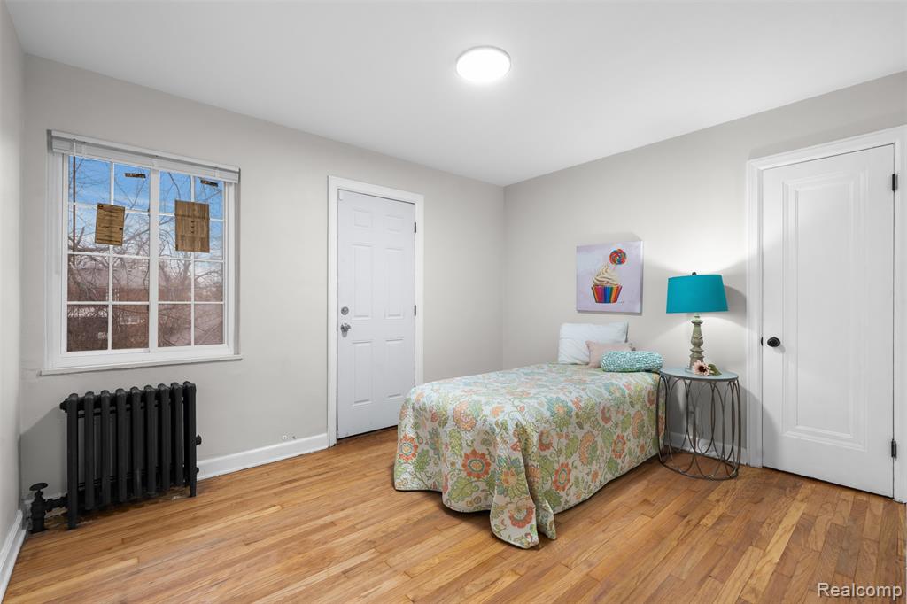 13910 Grandmont Avenue Property Photo 14