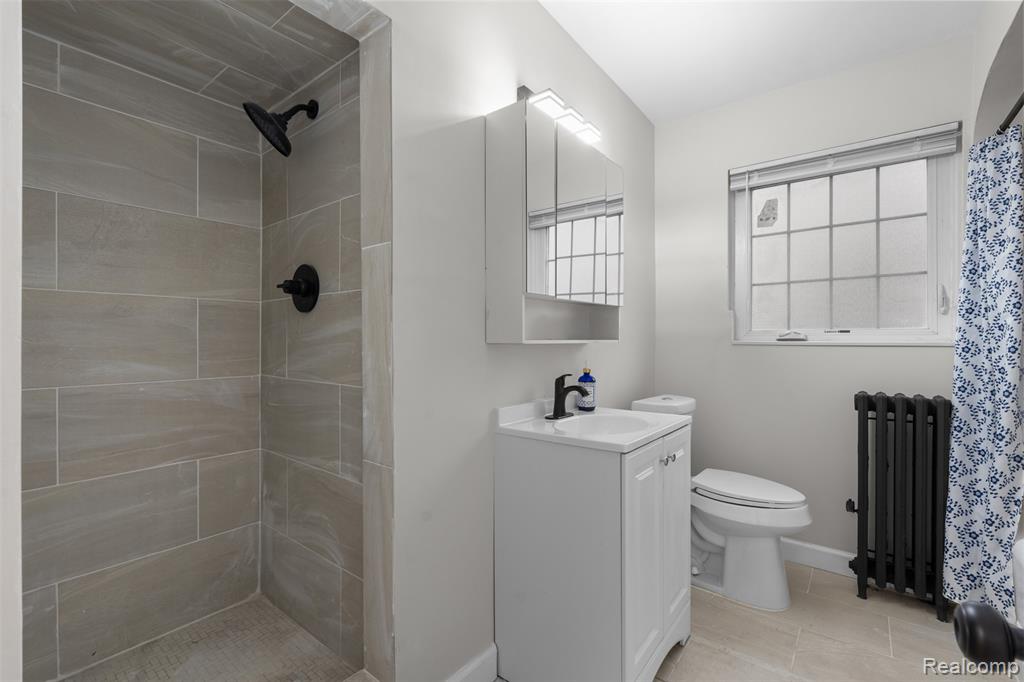 13910 Grandmont Avenue Property Photo 16