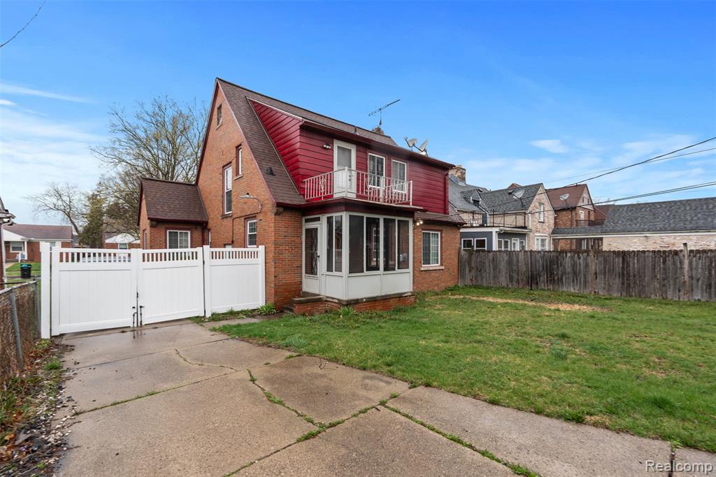 13910 Grandmont Avenue Property Photo 24