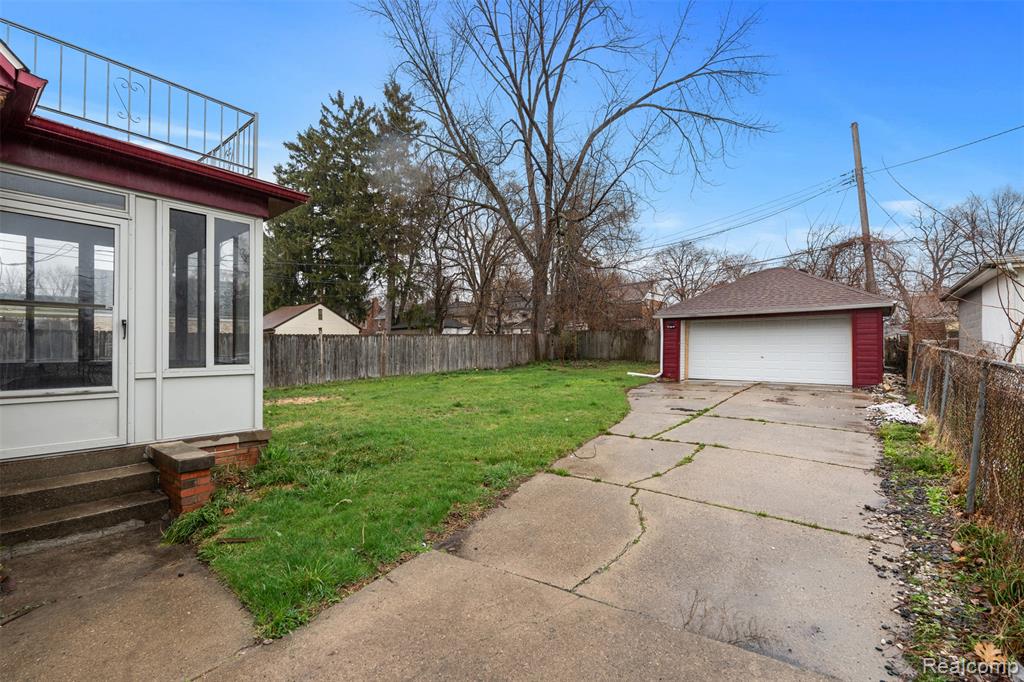 13910 Grandmont Avenue Property Photo 25