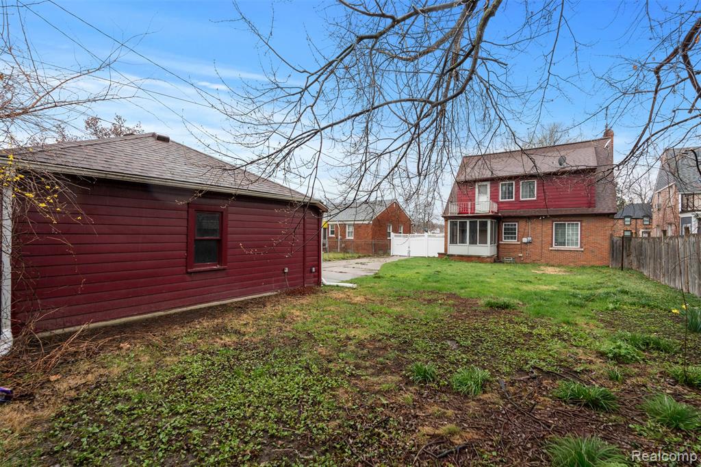 13910 Grandmont Avenue Property Photo 26