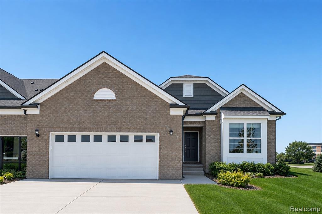 42823 Arbor Drive Property Photo 1
